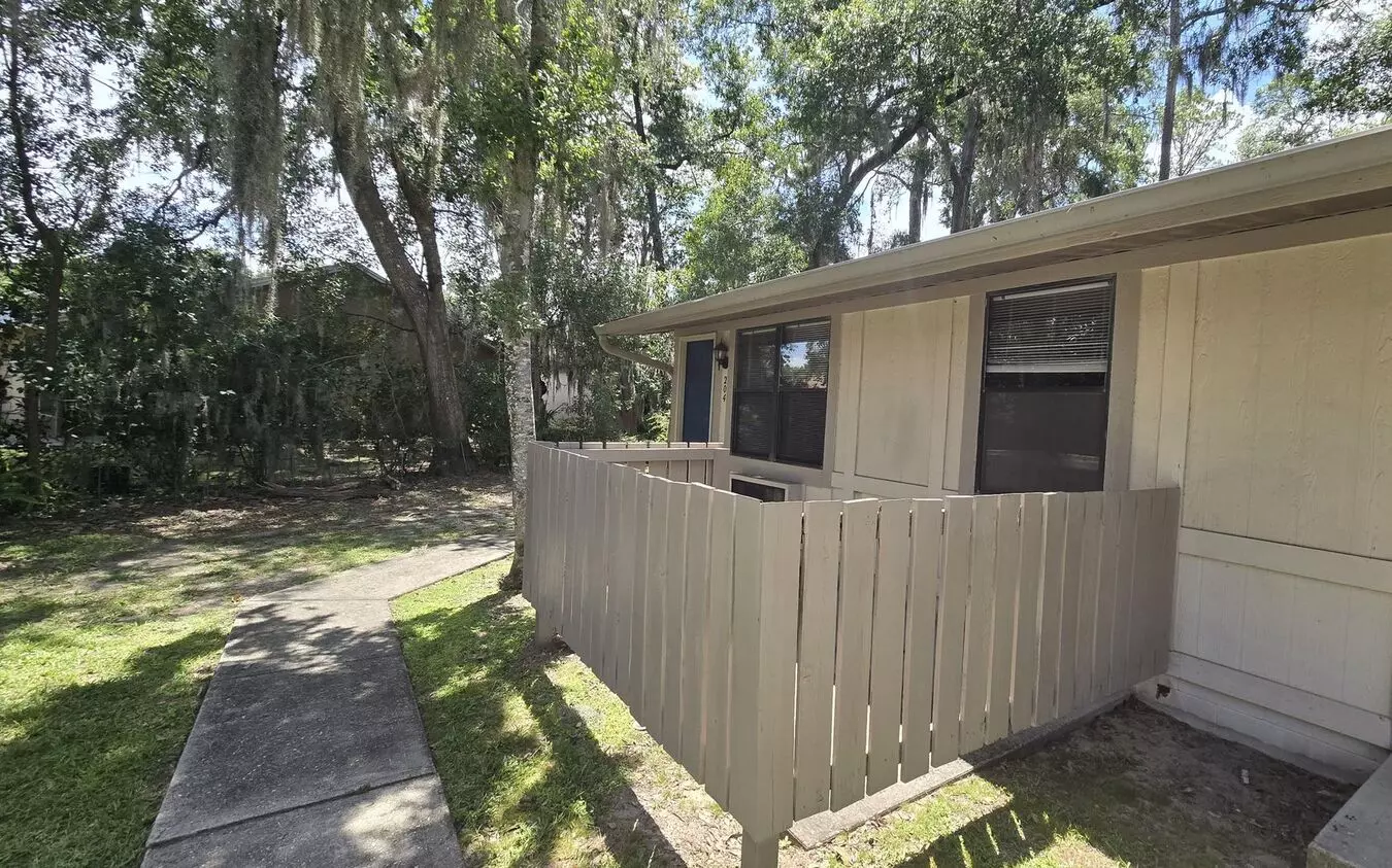 Fully Renovated 0/1 Available For Immediate Rent! Apartment for rent in Ocala, FL
