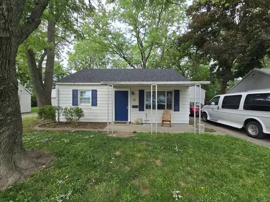 Centrally Located 2-bed Home With Garage & Patio Apartment for rent in Champaign, IL
