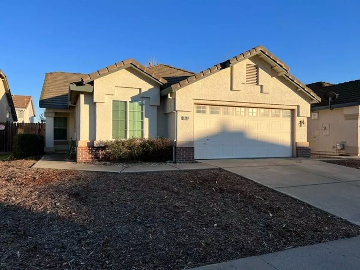 Spacious Single Level Home With Central Heat And Air. Close To Schools. House for rent in Elk Grove, CA
