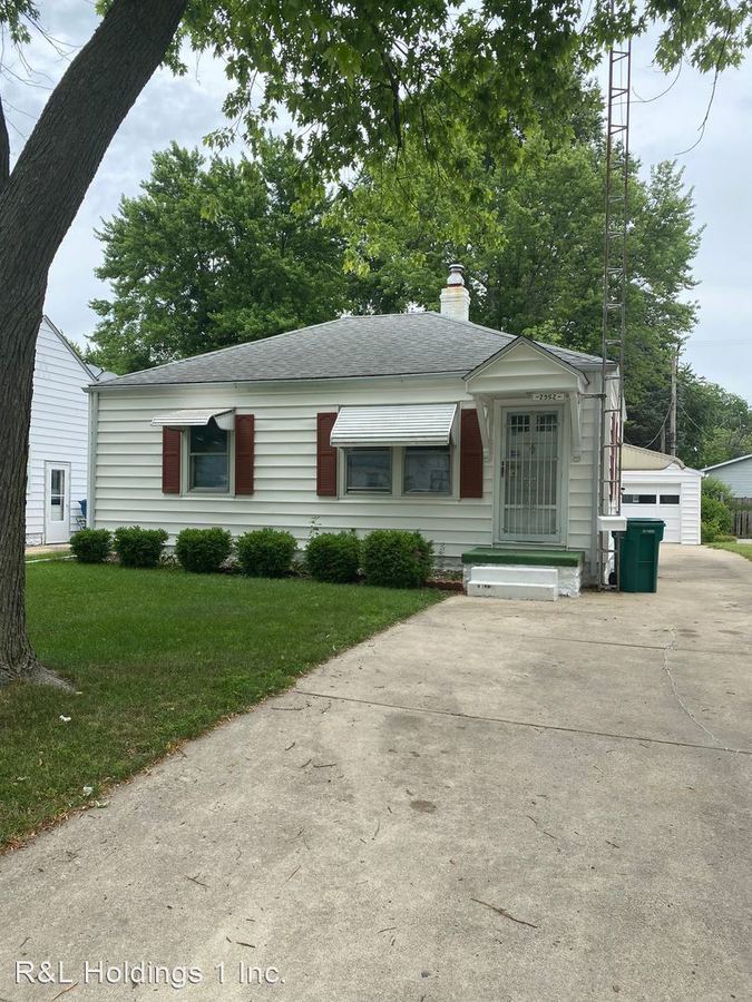 2952 S 3Rd St Springfield, IL House for Rent