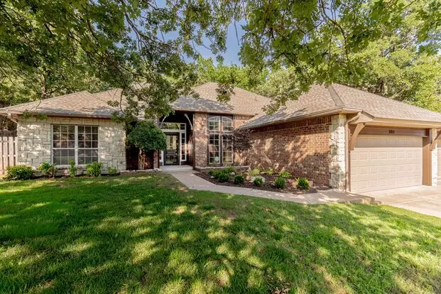 Beautiful 4-bedroom, 3-bath Home With 3-car Garage In Edmond – Available Now! Apartment for rent in Edmond, OK