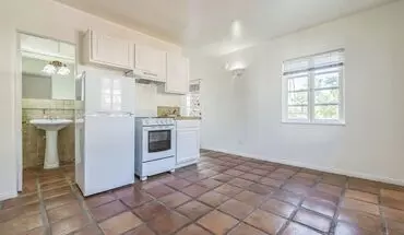 2 of 28 140 E Tamarisk Rd Apartment for rent in Palm Springs, CA