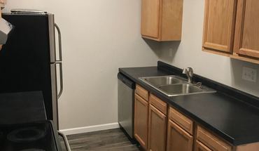 1927 & 1931 Canterbury Apartment for rent in Washington, IL