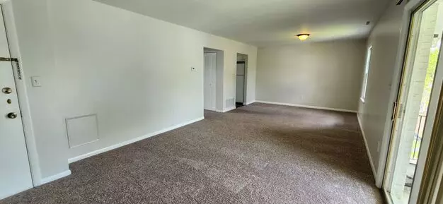 Upper Level One Bedroom Apartment W Covered Patio In North Roanoke County Apartment for rent in Roanoke, VA