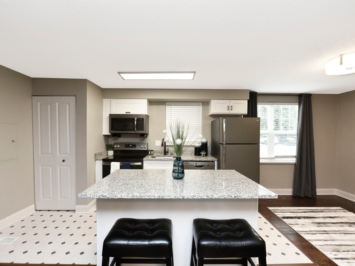 Emerson Apartments 501A Longview Road Knoxville, TN