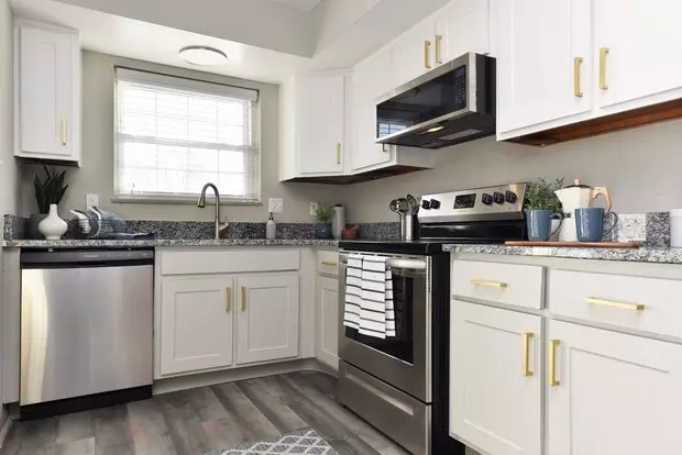 Everly at Meridian Hills Apartment for rent in Indianapolis, IN Everly at Meridian Hills Apartment for rent in Indianapolis, IN
