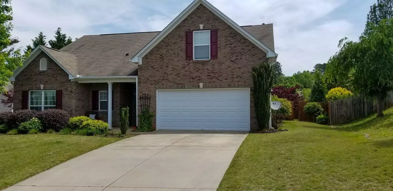 4 Bedroom Home With Fenced Backyard Located In Easley House for rent in Easley, SC