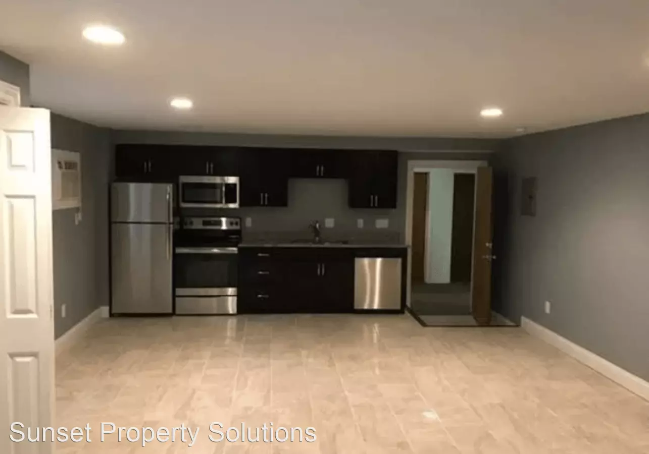 2 of 2 1 Bedroom Apartment Close To Mt Lookout! Apartment for rent in Cincinnati, OH