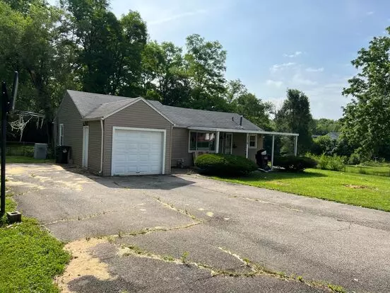 3 Bedroom 1 Bathroom With Attached Garage And Fenced Backyard Apartment for rent in Dayton, OH 3 Bedroom 1 Bathroom With Attached Garage And Fenced Backyard Apartment for rent in Dayton, OH
