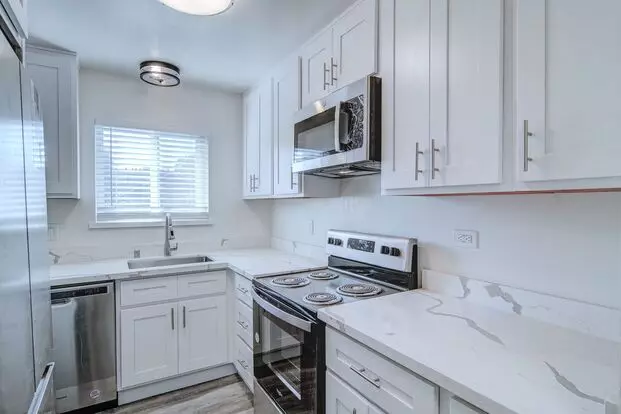 2110-2120-2125 W. Middlefield Road Apartment for rent in Mountain View, CA