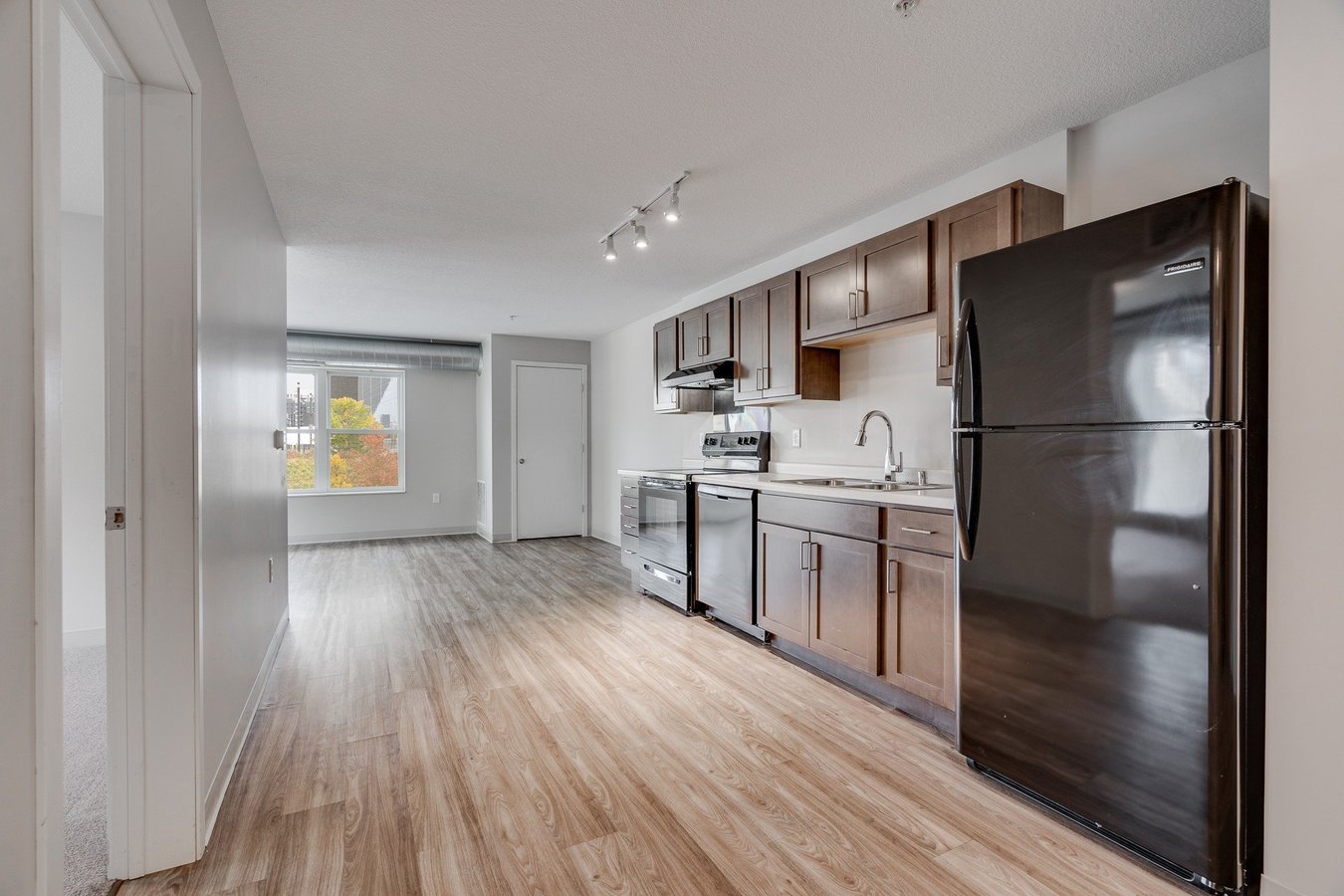 East Town Apartments 618 S 9Th Avenue Minneapolis, MN