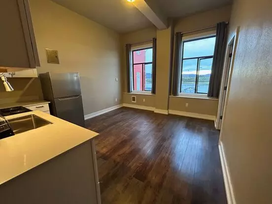 275 N Broadway Apartment for rent in Coos Bay, OR