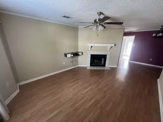 Now Leasing: Beautiful 2 Bed, 2.5 Bath Townhome On Jefferson Hwy Apartment for rent in Baton Rouge, LA