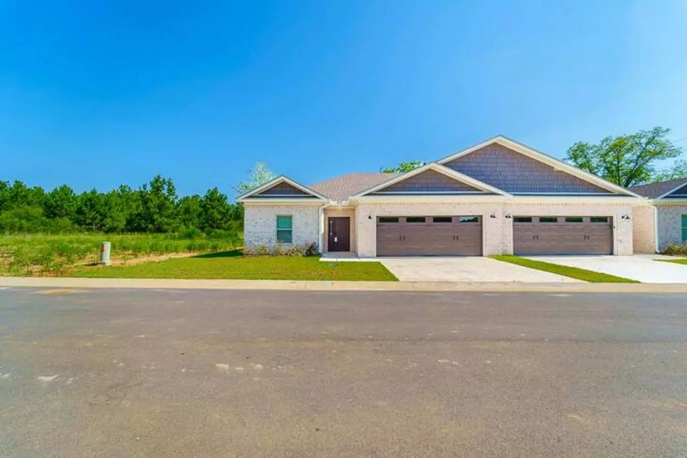 Fully Furnished Duplex For Rent! Available Now!!! House for rent in Dothan, AL