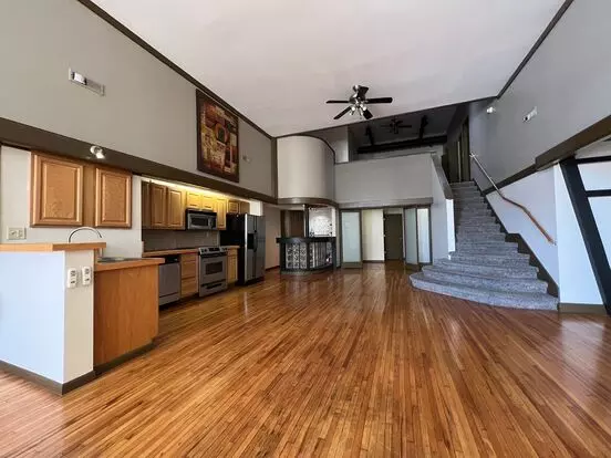 Executive Downtown Loft -- 1 Bed, 1.5 Bath, 1700 Sqft! Apartment for rent in Springfield, MO