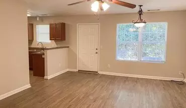 2 of 19 Summerwind Townhomes House for rent in Oakwood, GA