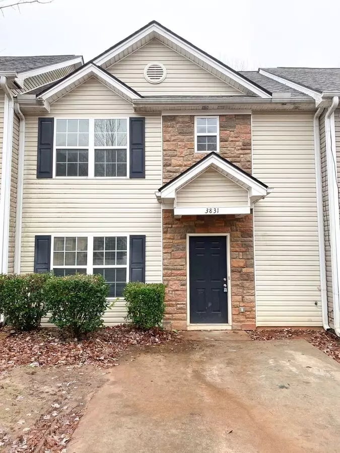 Summerwind Townhomes House for rent in Oakwood, GA
