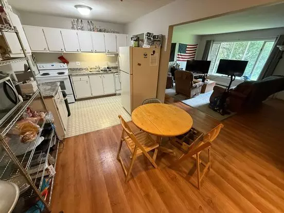 Williamsburg Flats 240 Apartment for rent in Thiensville, WI