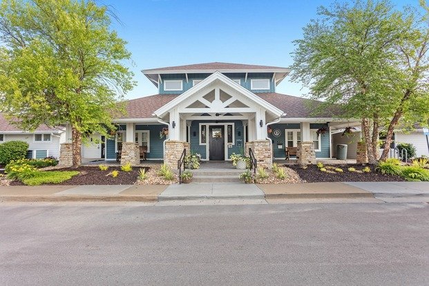 Campus Lodge Apartments 2900 Old 63 S Columbia, MO