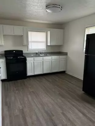 7015-7017 N Manor Dr Apartment for rent in Brownsburg, IN