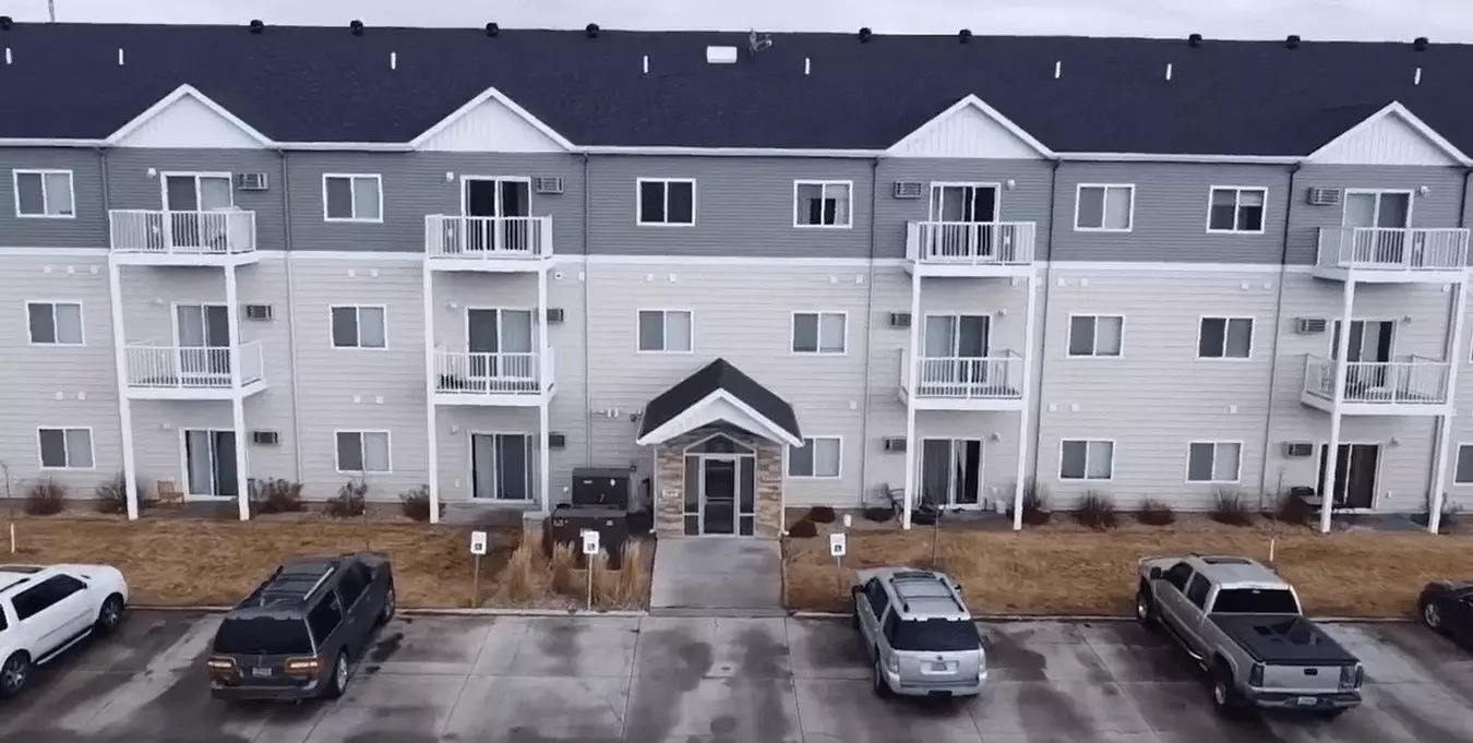 2 of 2 Woodbridge Apartment for rent in Bismarck, ND