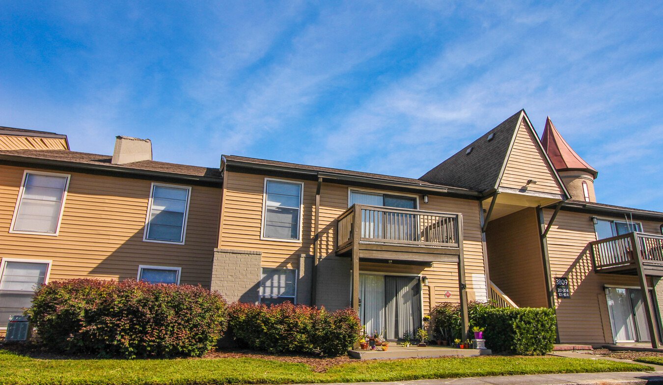 Foxcroft Apartments 3808 Hunt Rd Tampa, FL Rentable