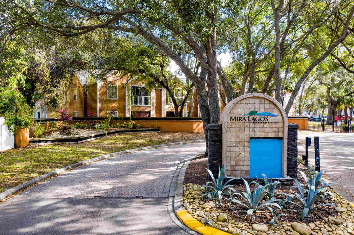 Mira Lagos Apartments 350 34Th Avenue Dr Bradenton, FL