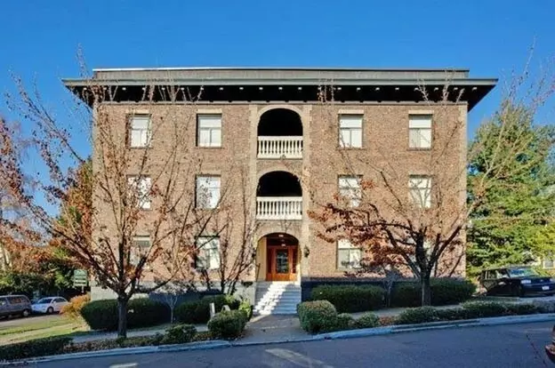 DUB Dublin Apartments Apartment for rent in Seattle, WA DUB Dublin Apartments Apartment for rent in Seattle, WA