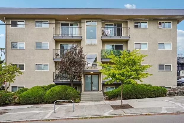 5204 15th Ave NE Apartment for rent in Seattle, WA