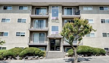 5204 15th Ave NE Apartment for rent in Seattle, WA