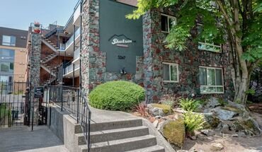 5247 15th Ave NE Apartment for rent in Seattle, WA