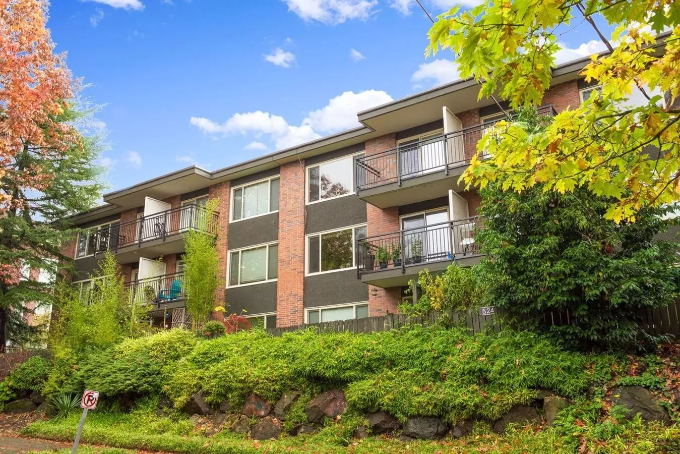 524 Federal Mercer Crest – Timeless Elegance In The Heart Of Capitol Hill Apartment for rent in Seattle, WA