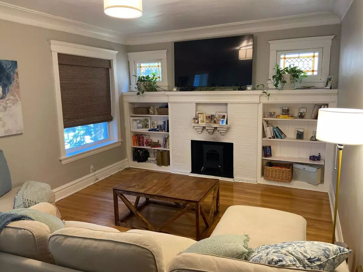 7704 S Aberdeen Apartment for rent in Chicago, IL