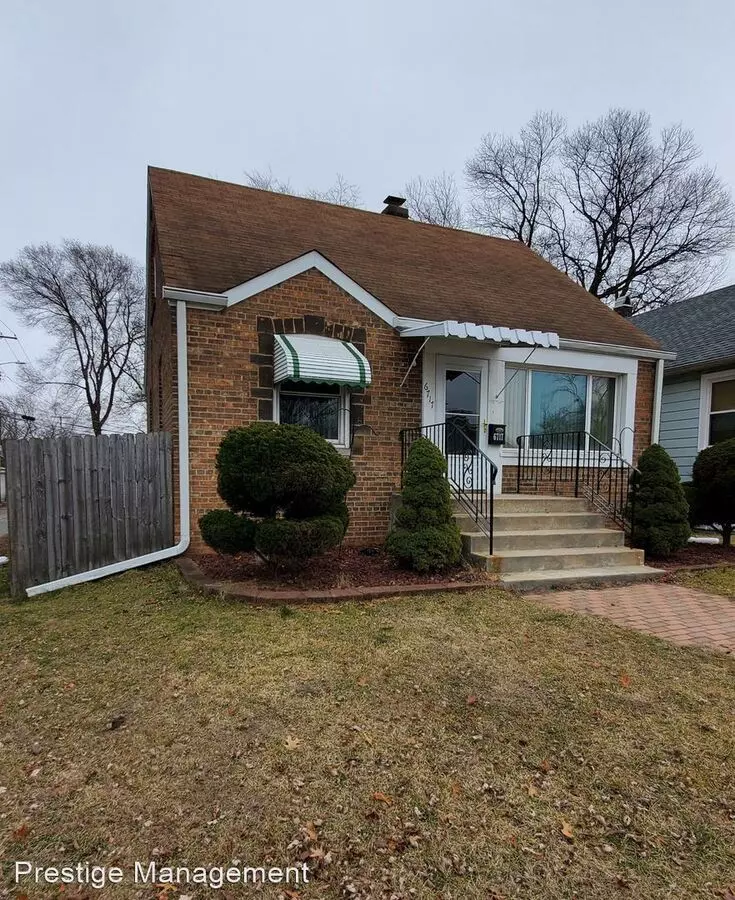 2 Bed 1 Bath Home Large Rooms And Tons Of Storage Garage Ac House for rent in Hammond, IN