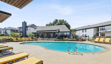 Brookbend Apartment for rent in Carrollton, TX