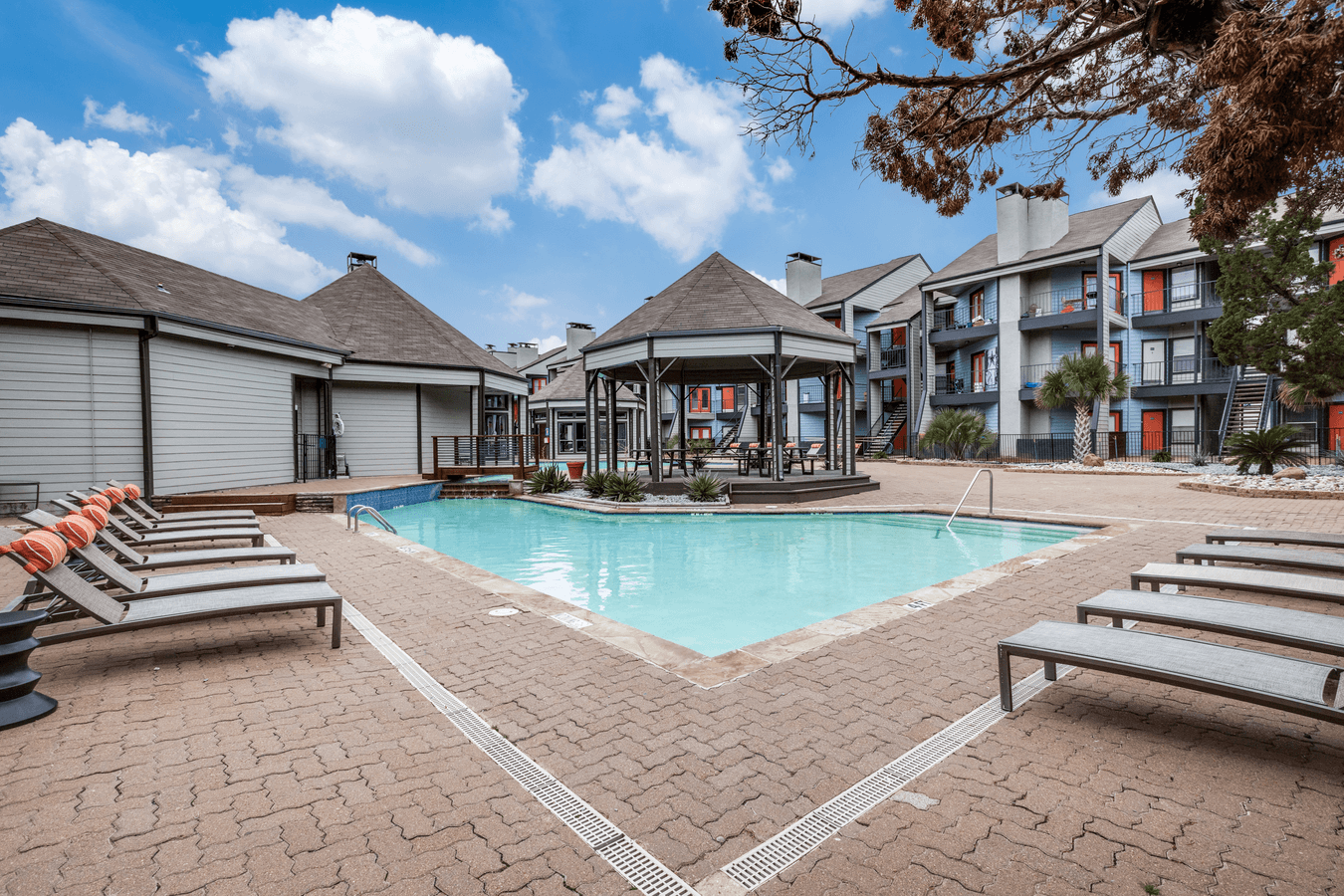 Felix Apartments 2004 Sherry St Arlington, TX Rentable