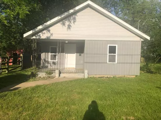 Cute 3 Bedroom House In Quiet Neighborhood! Apartment for rent in Springfield, MO