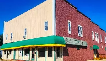 4 of 10 623 Jefferson Ave Apartment for rent in Charleston, IL
