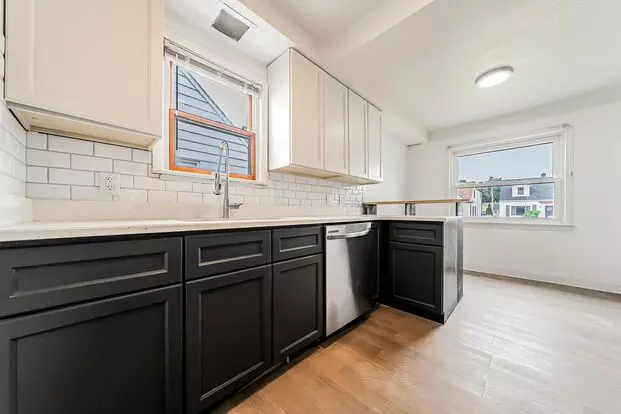 Beautiful 3 Beds, 1.5 Bathroom Home With Brand New Kitchen And Appliances! Apartment for rent in Parma, OH
