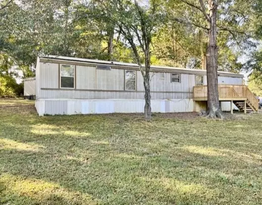 Adorable 3 Bedroom 1.5 Bath Mobile Home Located It Dallas Apartment for rent in Dallas, NC
