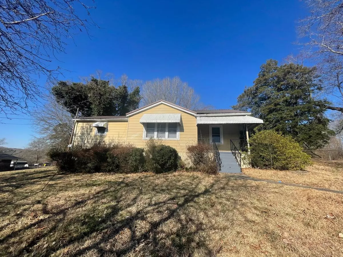 Adorable 3 Bedroom 1 Bath Home Located In Hickory House for rent in Hickory, NC