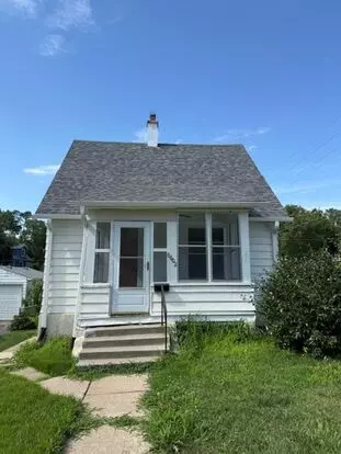 Comfortable Corner-lot With Main Floor Primary Bedroom!! Apartment for rent in Omaha, NE