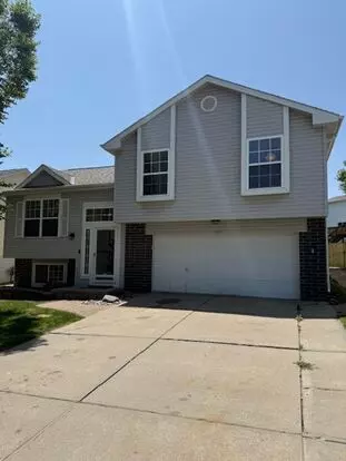 Well-designed 3-bedroom In Prime West Omaha Location!! Apartment for rent in Omaha, NE