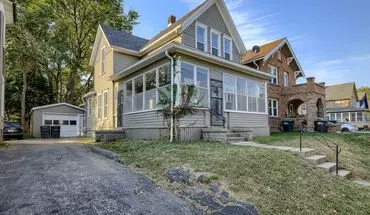 4 of 27 Cozy 3 Bedroom With Enclosed Porch & Fenced Yard!! House for rent in Omaha, NE