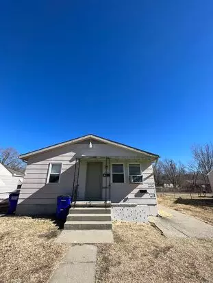 1113 N Eisenhower Apartment for rent in Junction City, KS 1113 N Eisenhower Apartment for rent in Junction City, KS
