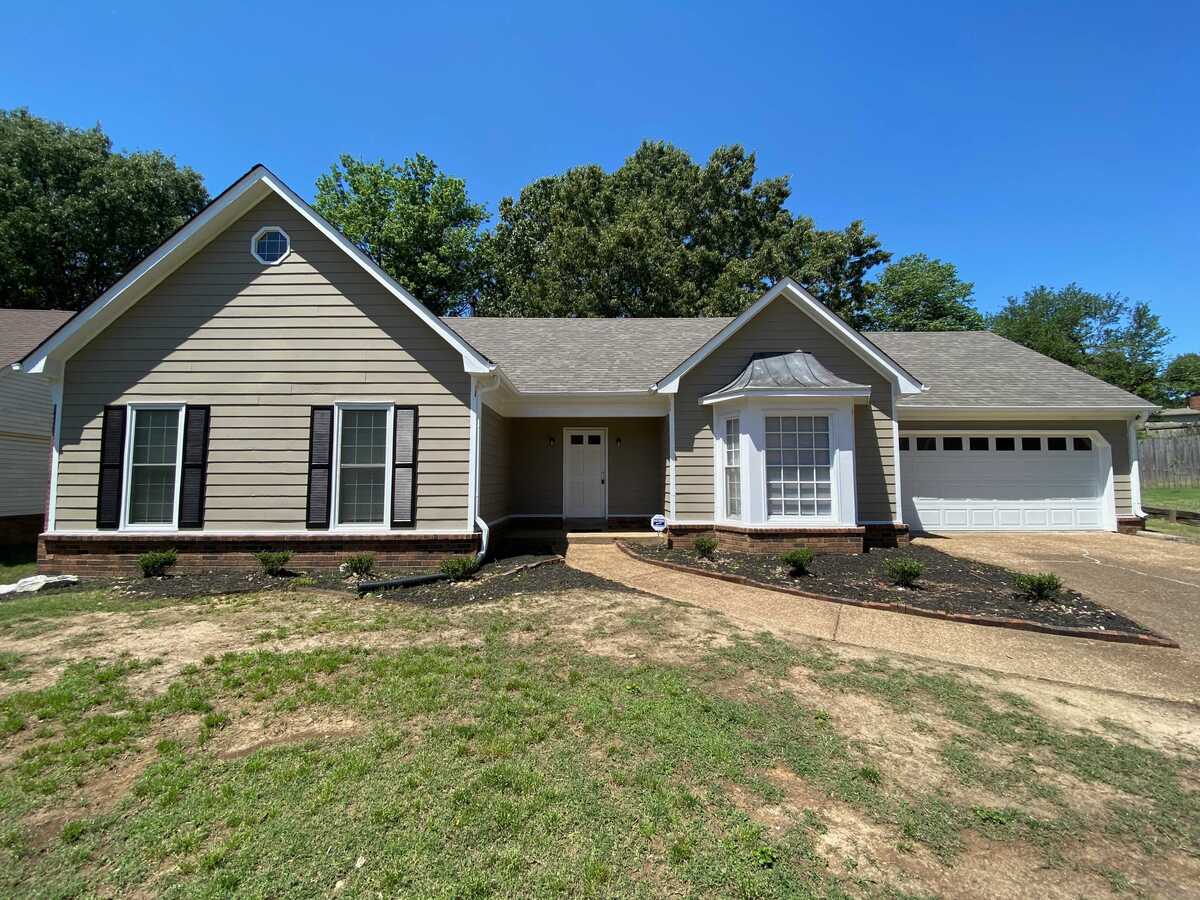 425 Regis Available Now! Apartments Cordova, TN Rentable