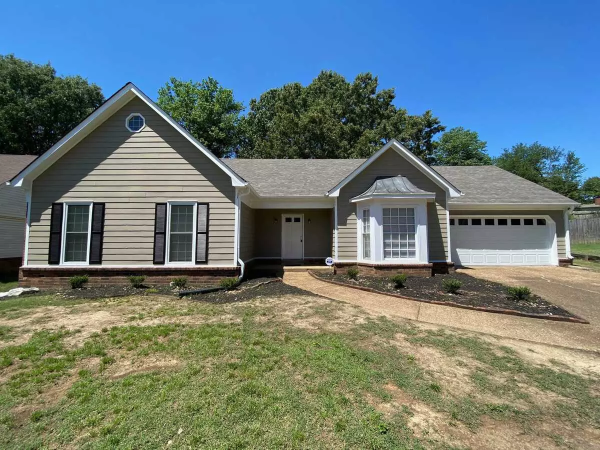 425 Regis - Available Now! House for rent in Cordova, TN