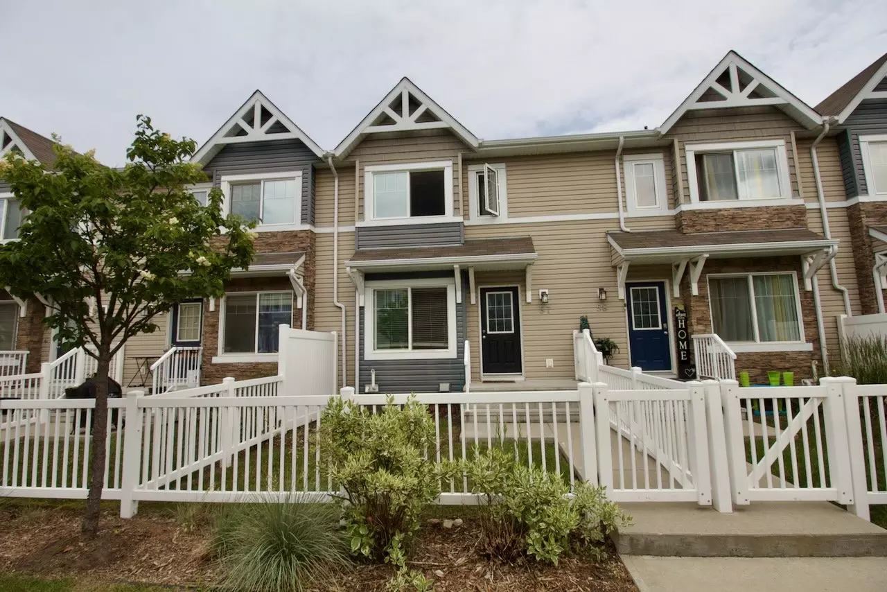 3 Bed 2.5 Bath Nw Townhouse Caernarvon Edmonton House for rent in Edmonton, AB