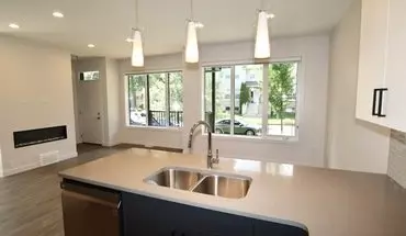 2 of 39 3 Bed 3.5 Bath Townhouse For Rent Near University Whyte Ave House for rent in Edmonton, AB
