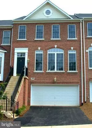 Fantastic 3 Br 3.5 Ba 2 Car Garage. Apartment for rent in Fairfax, VA